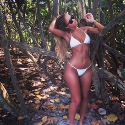 neenablanco:  Niykee  Neenablanco.tumblr.com