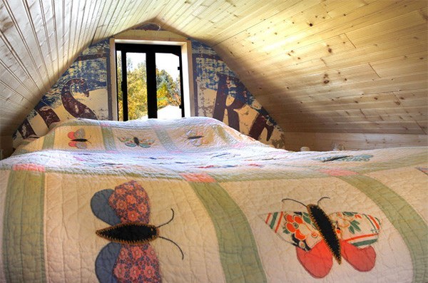 tinyhousesmallspace:  Check out this modified Tumbleweed Epu 