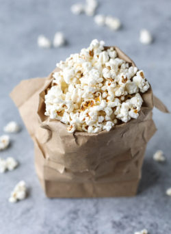 Sweetoothgirl:    Champagne Caramel Popcorn And Bacon Parmesan Popcorn!