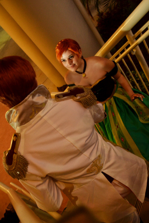 cuppacats: We’ve got our Frozen photos from Megacon! Thanks to Mur for being such a good photo