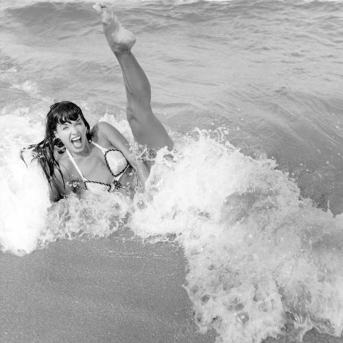 20th-century-man:  Bettie Page / photo by