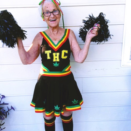 Love a bit of Baddiewinkle! Despite what magazines tell you, beauty, style and creativity don’t disa