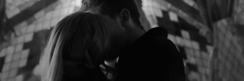 clace first kiss 1x07credit to @lightwoodsxz