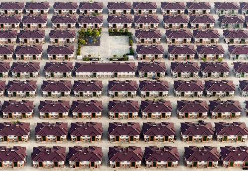 uhohmarty:  Rows of identical houses in China.