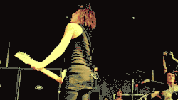https://69.media.tumblr.com/668a846a0be66ca5646ba1a2b5aeaffe/tumblr_mmzyxbbWdU1rk0hbto1_400.gif