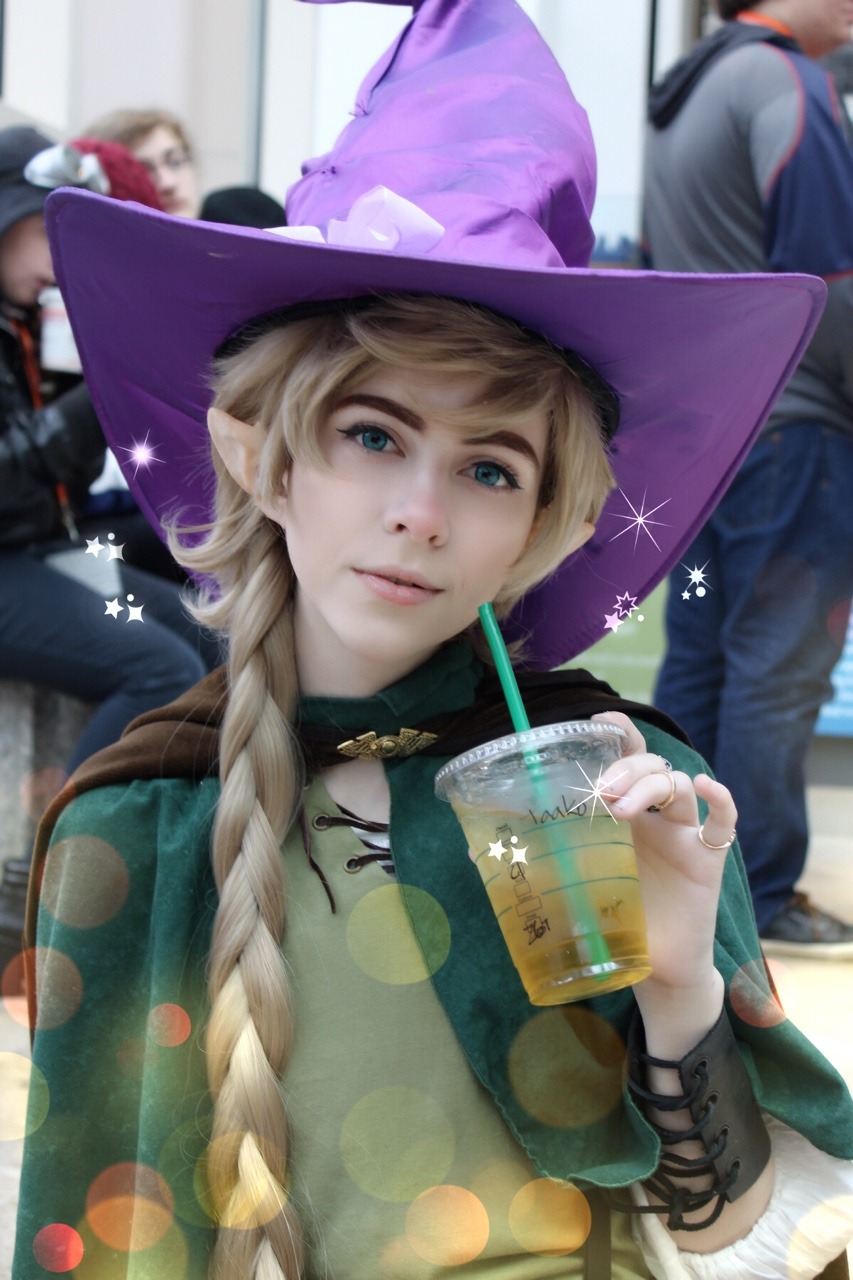 kiyye:  Here are some absolutely BEAUTIFUL shots of my Taako cosplay!!!!!!!!!! The