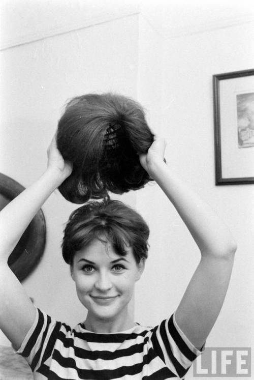 Naomi Brossart prepares to don the Jackie Kennedy wig(Ralph Morse. 1962)