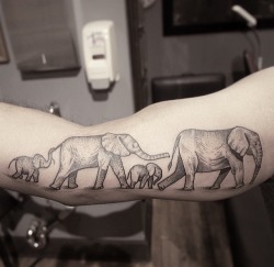 tattoosandswag:  Instagram: @felixvayner