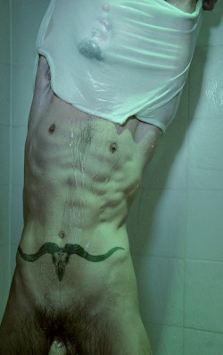 chelseabanker:  LEAN DEFINED AND WET 