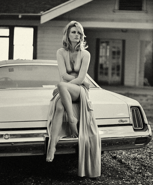 mashamorevna:  January Jones for Vogue Italia (August 2014) 