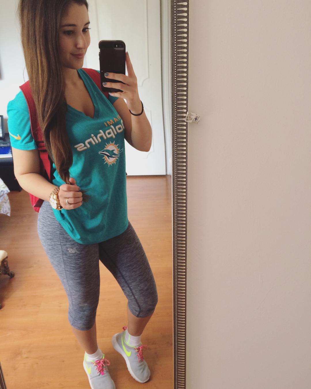 yogapantshotties:  find more at yogapantshotties.tumblr.com