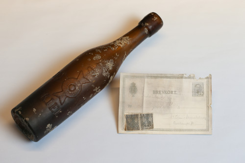 coolartefact:  100-Year-Old Message In A Bottle Plucked From Baltic Sea [5184X3456]Source: http://i.imgur.com/OQcjHXO.jpg