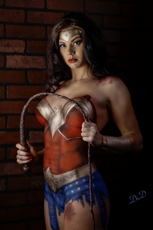 xxxcosplaypics: wonderwomanbodypaint:   body paint by oncallartistry.com   View more XXX Cosplay Pic