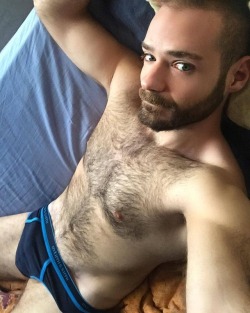 beardedhairyscruffhunks:@rustyhalo_it is