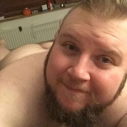 pizzaotter: druffalocub: Morning all happy hump day, hope you have a great one. Such a damned cutie.