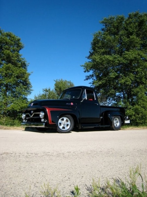 hotrodzandpinups:  Another Hotrods Custom out of IL