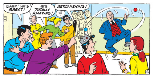 Principal Weatherbee shows off his yo-yo skills to Bughead and the gang in New Old Fad, Laugh Comics