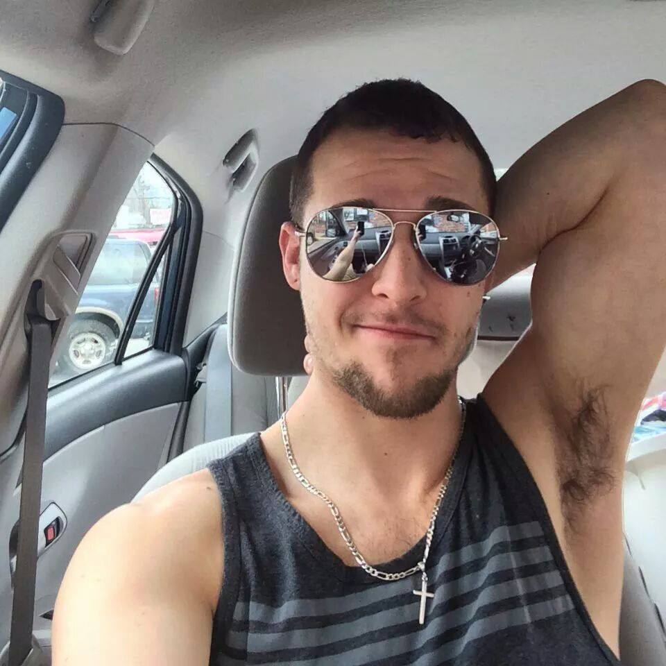 muskybro:  guysandpits:  woof  musky pit
