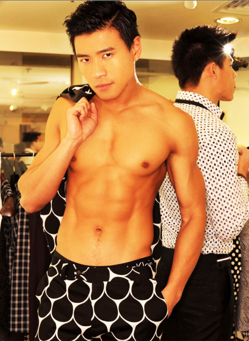 hunkxtwink:  Chiu King Ho & Karl Cheung Ka WaiHunkxtwink - More in my archive