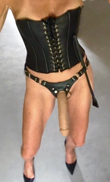 fionabree: Some nights call for nothing but leather…. he succumbs immediately getting in all fours &