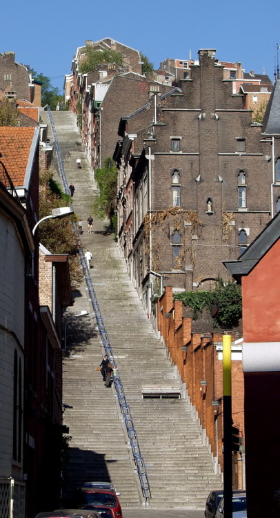 Bueren Mountain is a 374 steps long staircase in Liège. The stairs were built in 1881 to