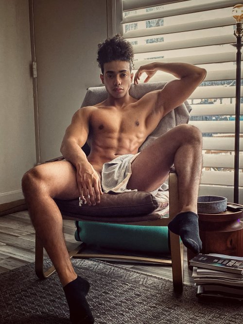 dobrahreloaded:    OMAR GALVAN 