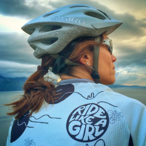 lacletaoficial: aswisswithapulse:  Proud to ride like a girl  Fuck like a boy :)