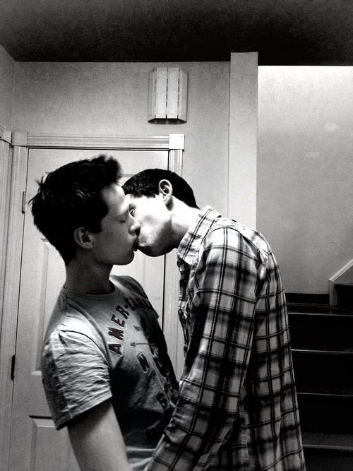 sorrygirlsisuckcock:  http://sorrygirlsisuckcock.tumblr.com/