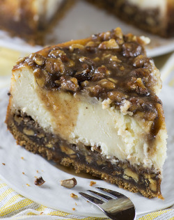 do-not-touch-my-food:  Pecan Pie Cheesecake 