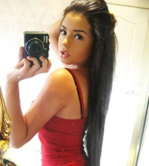 finofilipino:  La moza del día es Demi Rose.En el Arca de Fino su galería con 75 fotos + 1 vídeo.