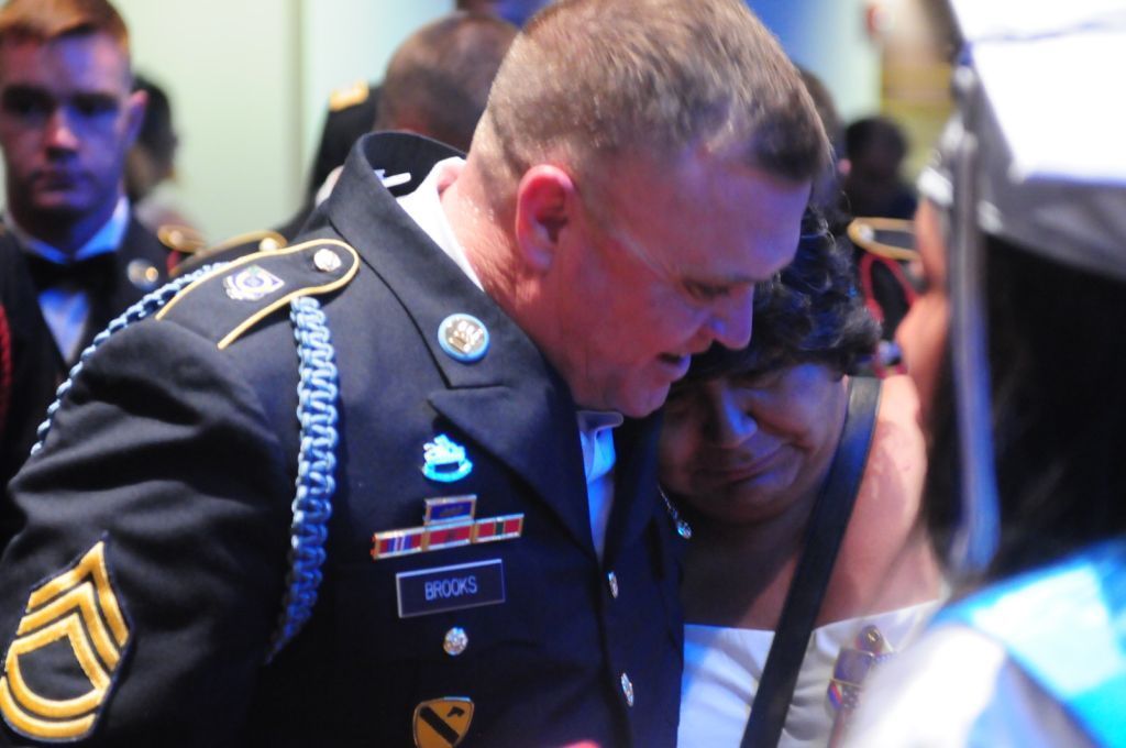 soldierporn:  Brothers fulfill the promise of one fallen. (Article by Major George