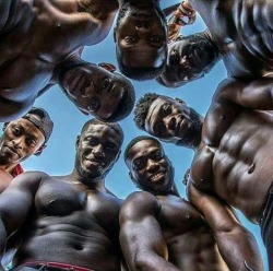 blackscatfreak:  i want all of them to shit on me at the same time..