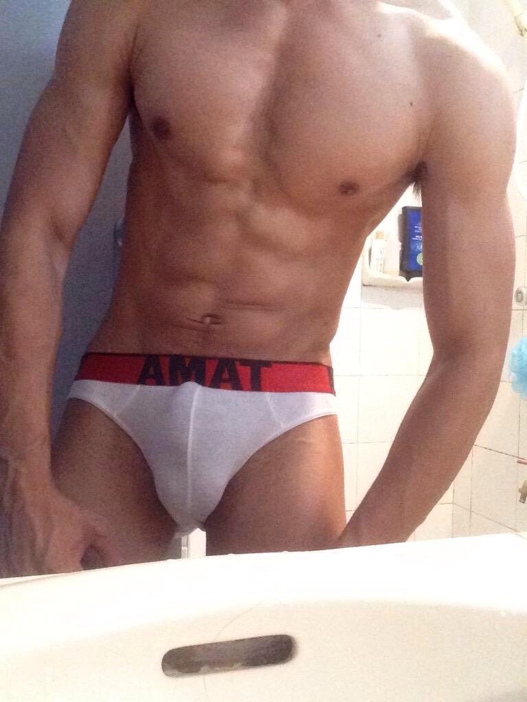 easternasylum:  EasternAsylum.tumblr.com presents HOMES ASIÀTICS  Note: Boys are