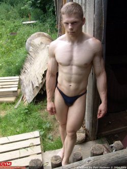 manthongsnstrings:  Another hot young muscle pup 