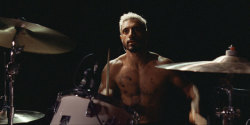 ephemeralgay:Riz Ahmed en Sound of Metal