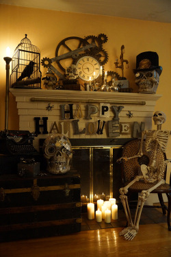 designmeetstyle:  Some hardware store accessories are all that’s needed to have a very Steampunk Halloween. Plug in your hot glue gun and see how the decorations were transformed here.