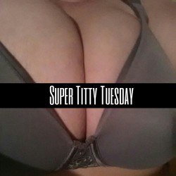 cocainegang:  Super Big #titts #breast #boobs