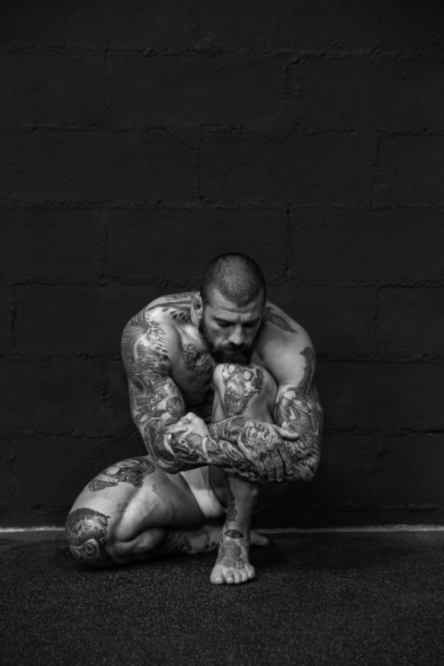 accidentalbear:  (via Antonio Ledesma, A Mountain of Man Photographed by Joan Crisol) 