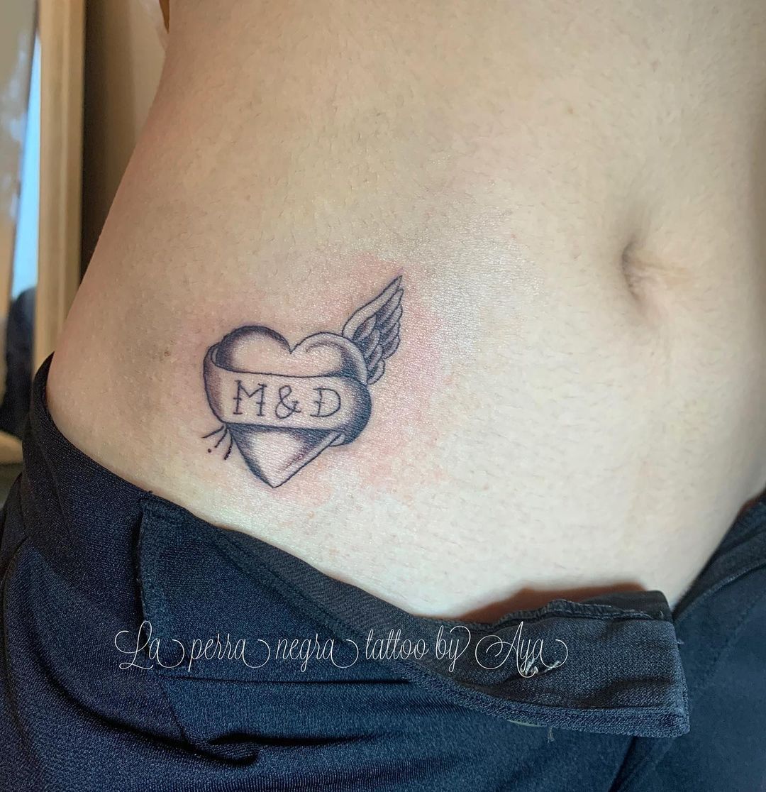 Tokyo Tattoo Studio アメリカントラディショナルなハートデザイン タトゥー タトゥー女子 Tokyo Tattoo Studio アメリカントラディショナルなハートデザイン タトゥー タトゥー女子