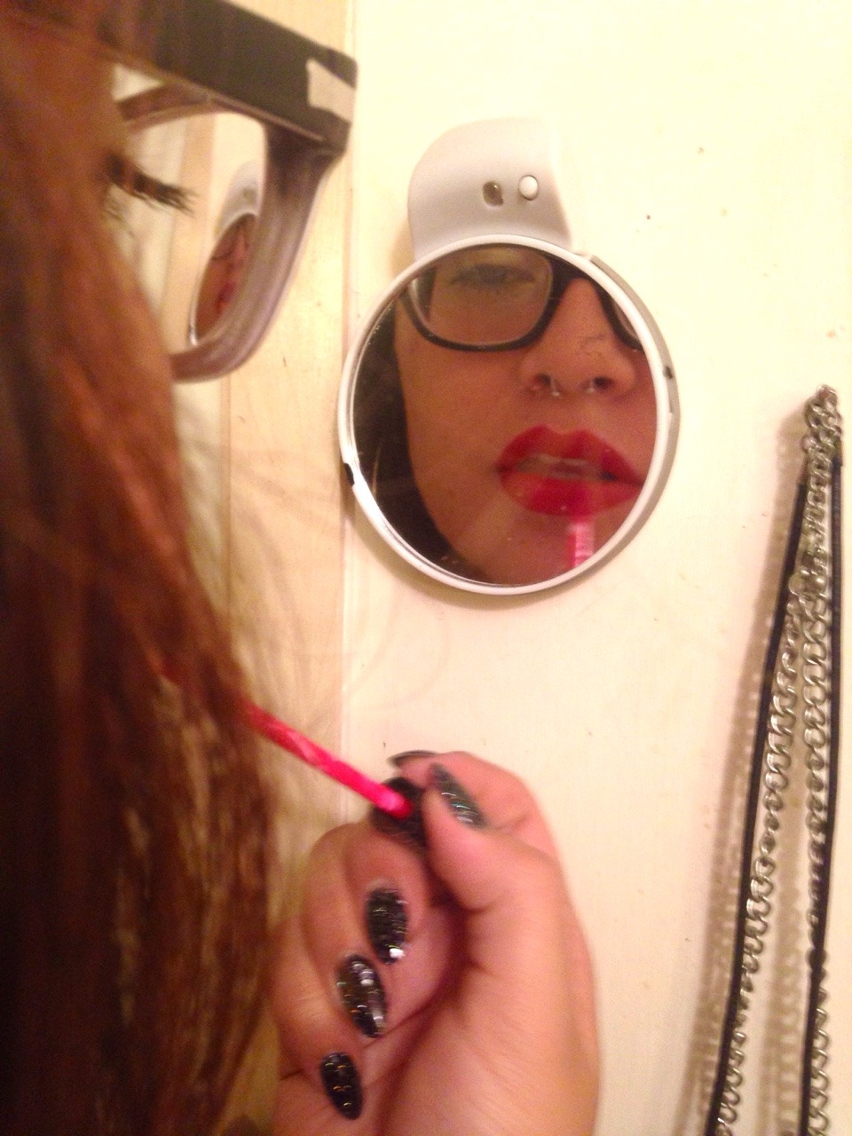 gettin artsy while lil&ndash;queen gets ready