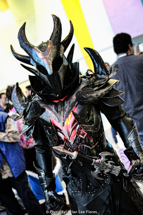 trinitycrescentrpg:  Skyrim - Daedric Armor (WonderCon 2012) by BrianFloresPhoto 