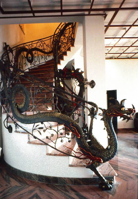 thefabulousweirdtrotters:  Awesome Dragon Railing by Giuseppe Celeprin 