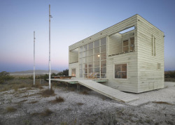 cabinporn:  Beach house by Mathias Klotz