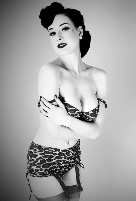 alternative-pinup:  Alternative Pinup girlPinup girl Twitter