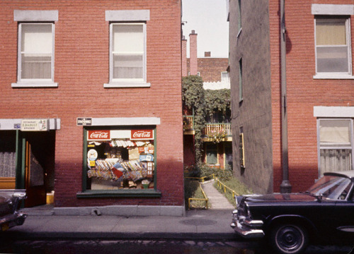 xoverit:Montréal, Québec. (1960s)