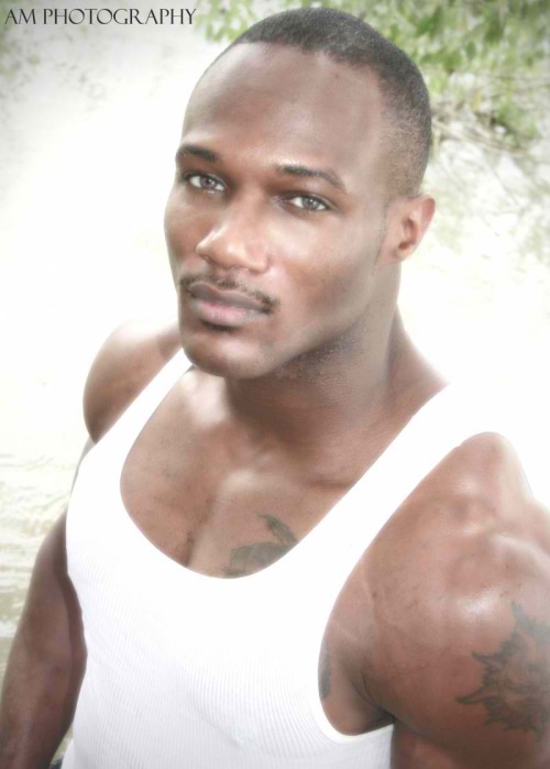 fcsdtrmntn: Quincy Edwards aka Leon Jackson ……Good Lawd….yessuh….whew&he