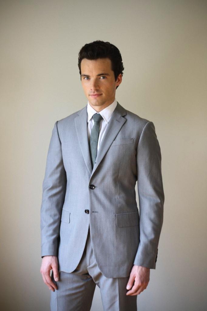 @AnnaBanks: I love a man in a suit. Especially my man.  