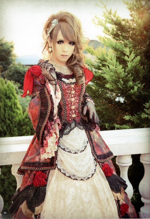 Aristocratic Metal Chick