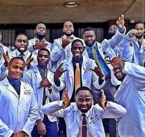 yo-slimdickens:universecity88:Black male doctors nothing more dangerous than educated black menD9 I 