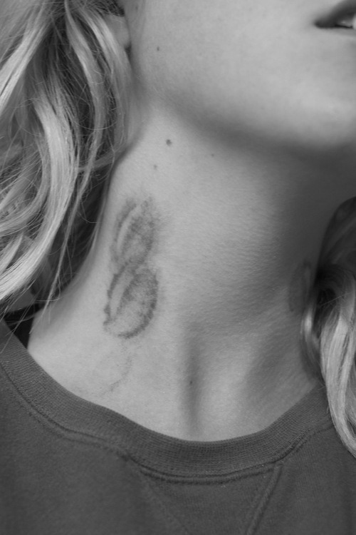 crazy-kissing:coffee-cuddles:couch-potatos:I found the best tips on how to get ride of hickies » HER